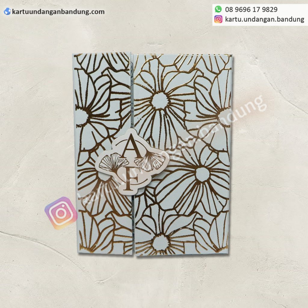 Ukuran Isi Terlipat : 22,5 cm x 17,5 cm